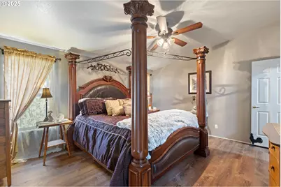 5041 N Myrtle Rd, Myrtle Creek, OR 97457 - Photo 22