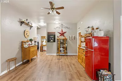 5041 N Myrtle Rd, Myrtle Creek, OR 97457 - Photo 12