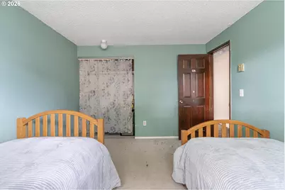 345 W Exeter St, Gladstone, OR 97027 - Photo 14