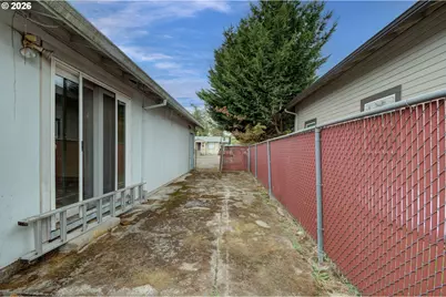 345 W Exeter St, Gladstone, OR 97027 - Photo 24