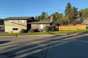 1005 Maple St, Myrtle Point, OR 97458 - Photo 1