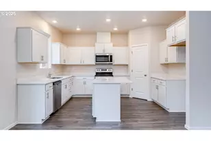 9283 SE Crystal Rose St, Happy Valley, OR 97086 - Photo 4