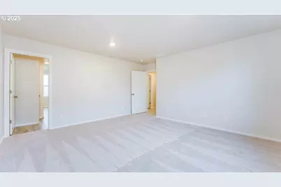 9283 SE Crystal Rose St, Happy Valley, OR 97086 - Photo 12