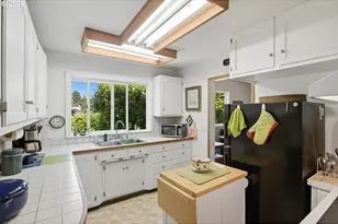 1302 California Ave, Coos Bay, OR 97420 - Photo 16