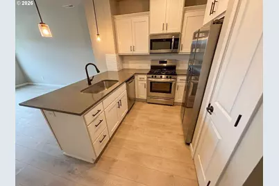 7465 SE Kinnaman St, Hillsboro, OR 97123 - Photo 10