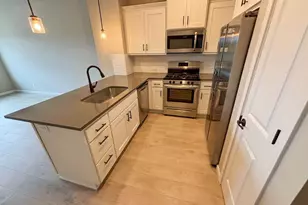 7465 SE Kinnaman St, Hillsboro, OR 97123 - Photo 10