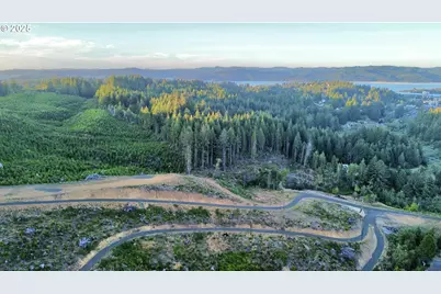 000 Fawn Ln #1202, Coos Bay, OR 97420 - Photo 6