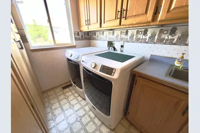 15275 Oceanview Dr, Brookings, OR 97415 - Photo 20