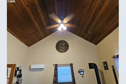 1040 6th Ave SE, Albany, OR 97321 - Photo 4