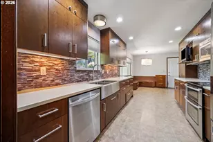 9285 SW Whitford Ln, Portland, OR 97223 - Photo 10