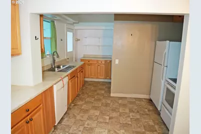 1936 SE 139th Ave, Portland, OR 97233 - Photo 4