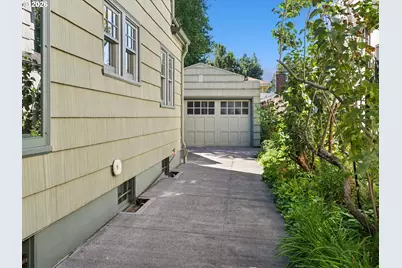 2235 NE 25th Ave, Portland, OR 97212 - Photo 40