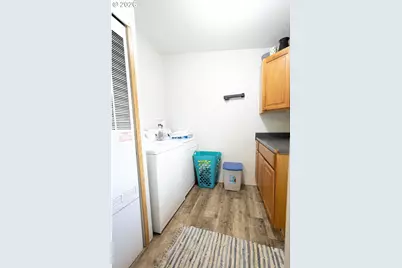 10500 W 5th St, Island City, OR 97850 - Photo 8