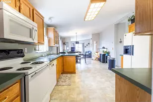 10500 W 5th St, Island City, OR 97850 - Photo 6