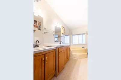 10500 W 5th St, Island City, OR 97850 - Photo 20