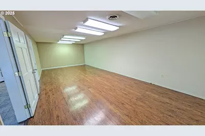 126 NE 2nd Ave, Hillsboro, OR 97124 - Photo 6