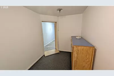 126 NE 2nd Ave, Hillsboro, OR 97124 - Photo 10