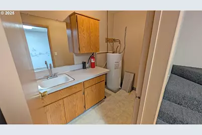 126 NE 2nd Ave, Hillsboro, OR 97124 - Photo 12