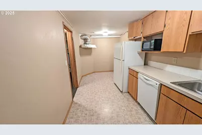 126 NE 2nd Ave, Hillsboro, OR 97124 - Photo 16