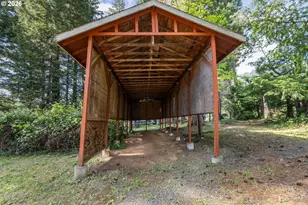 3300 W Evans Creek Rd, Rogue River, OR 97537 - Photo 16