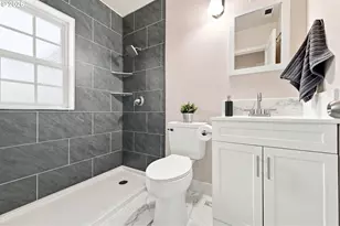 304 E 12th St, Vancouver, WA 98660 - Photo 16