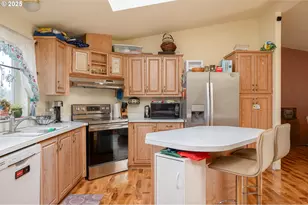 2957 W 10th St, The Dalles, OR 97058 - Photo 12