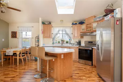 2957 W 10th St, The Dalles, OR 97058 - Photo 6