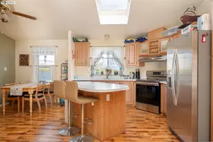 2957 W 10th St, The Dalles, OR 97058 - Photo 6