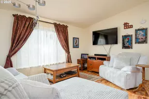 2957 W 10th St, The Dalles, OR 97058 - Photo 6