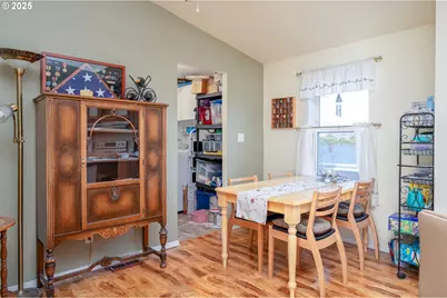 2957 W 10th St, The Dalles, OR 97058 - Photo 8