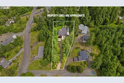 1945 Hazel St, Myrtle Point, OR 97458 - Photo 2