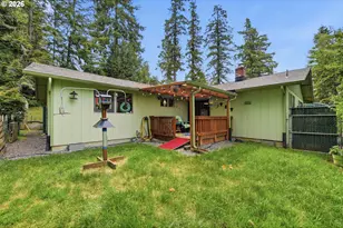 1945 Hazel St, Myrtle Point, OR 97458 - Photo 30