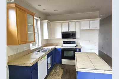 111 NE 149th Pl, Portland, OR 97230 - Photo 6