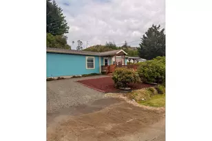 600 Tiara St, Lakeside, OR 97449 - Photo 36