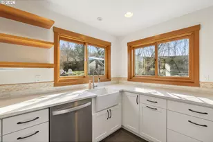 3225 Thomsen Rd, Hood River, OR 97031 - Photo 10