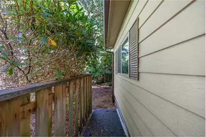 966 S Dolphin St, Rockaway Beach, OR 97136 - Photo 16