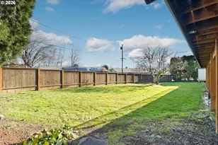 7238 SW 13th Ave, Portland, OR 97219 - Photo 38