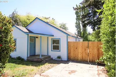 1860 30th St, Florence, OR 97439 - Photo 2