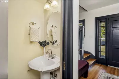 545 SE Peacock Ln, Portland, OR 97214 - Photo 14