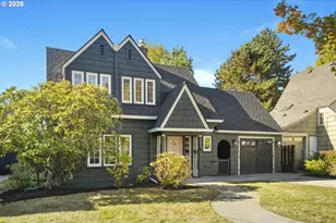 545 SE Peacock Ln, Portland, OR 97214 - Photo 2