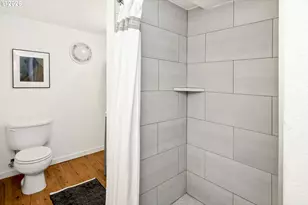 545 SE Peacock Ln, Portland, OR 97214 - Photo 40