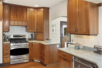 545 SE Peacock Ln, Portland, OR 97214 - Photo 18