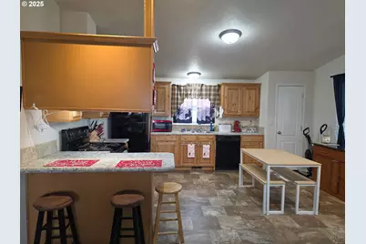 51103 Lawson St, Milton-Freewater, OR 97862 - Photo 2