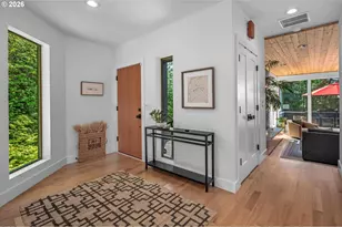 1373 SW Westwood Dr, Portland, OR 97239 - Photo 2