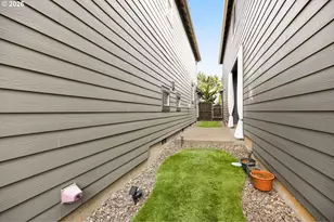 840 SE Bacarra St, Hillsboro, OR 97123 - Photo 20
