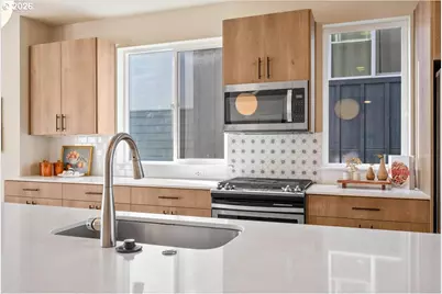 17137 SW Woodpecker Ln, Beaverton, OR 97007 - Photo 10