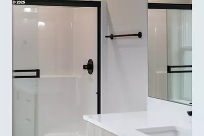 14372 SE Knight St, Portland, OR 97236 - Photo 2