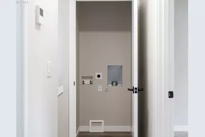 14372 SE Knight St, Portland, OR 97236 - Photo 4