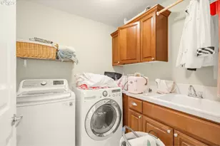 1633 SW Joshua St, Portland, OR 97219 - Photo 32
