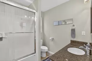 19609 NE Marine Dr, Portland, OR 97230 - Photo 16